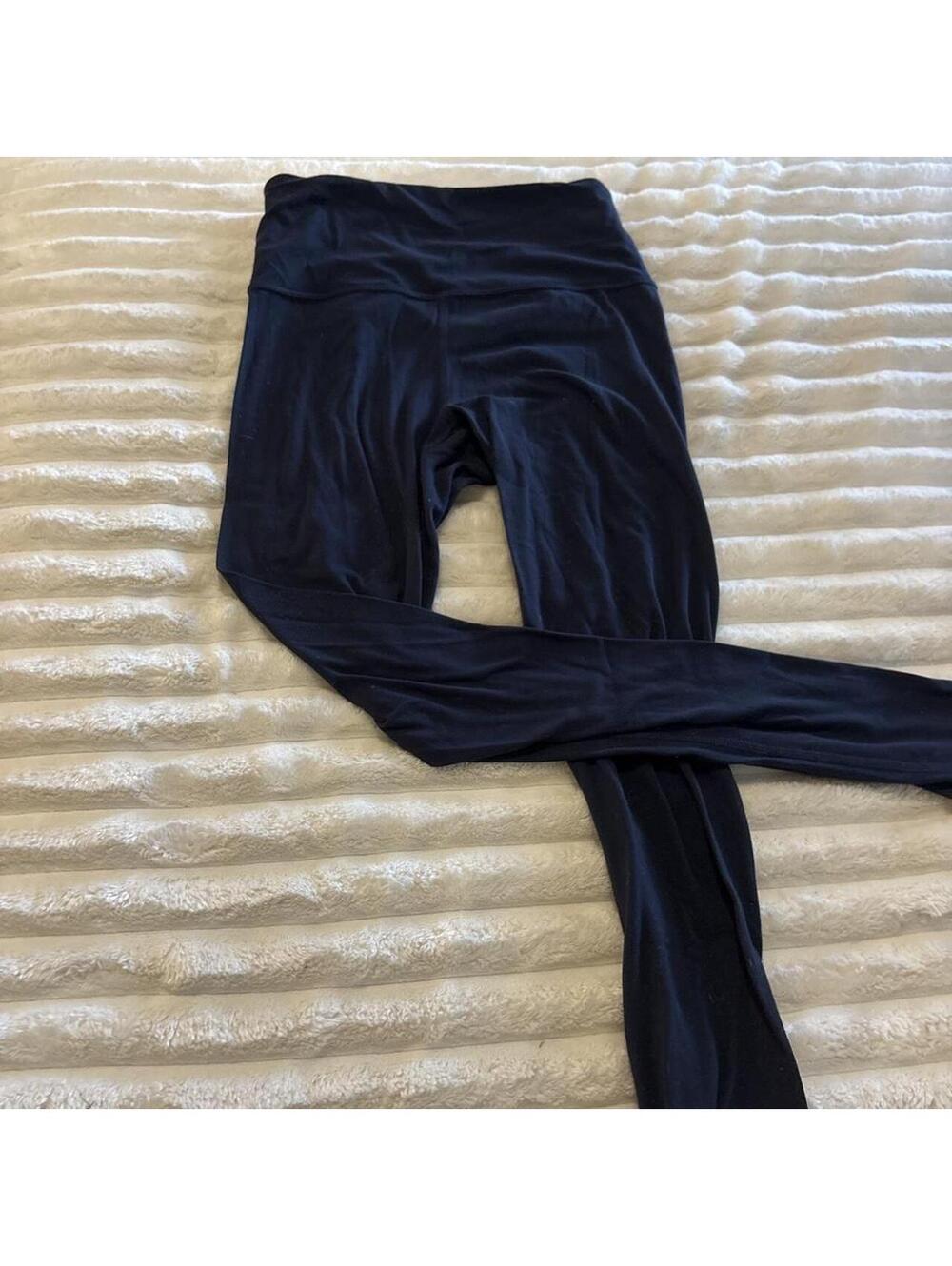 Athleta Women's Navy and Blue Legging